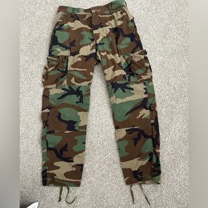 Adjustable Camouflage Cargo Pants- Medium